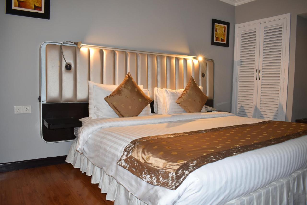 Ramada Plaza By Wyndham Karachi Airport Hotel Εξωτερικό φωτογραφία A bedroom at the hotel