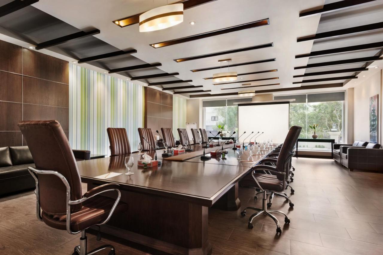 Ramada Plaza By Wyndham Karachi Airport Hotel Εξωτερικό φωτογραφία Boardroom at the hotel