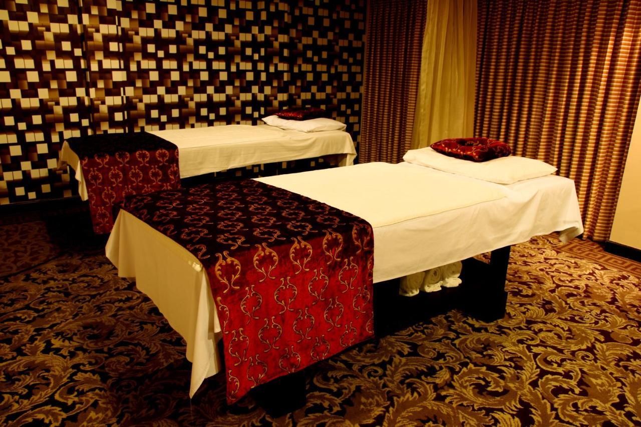 Ramada Plaza By Wyndham Karachi Airport Hotel Εξωτερικό φωτογραφία Massage beds