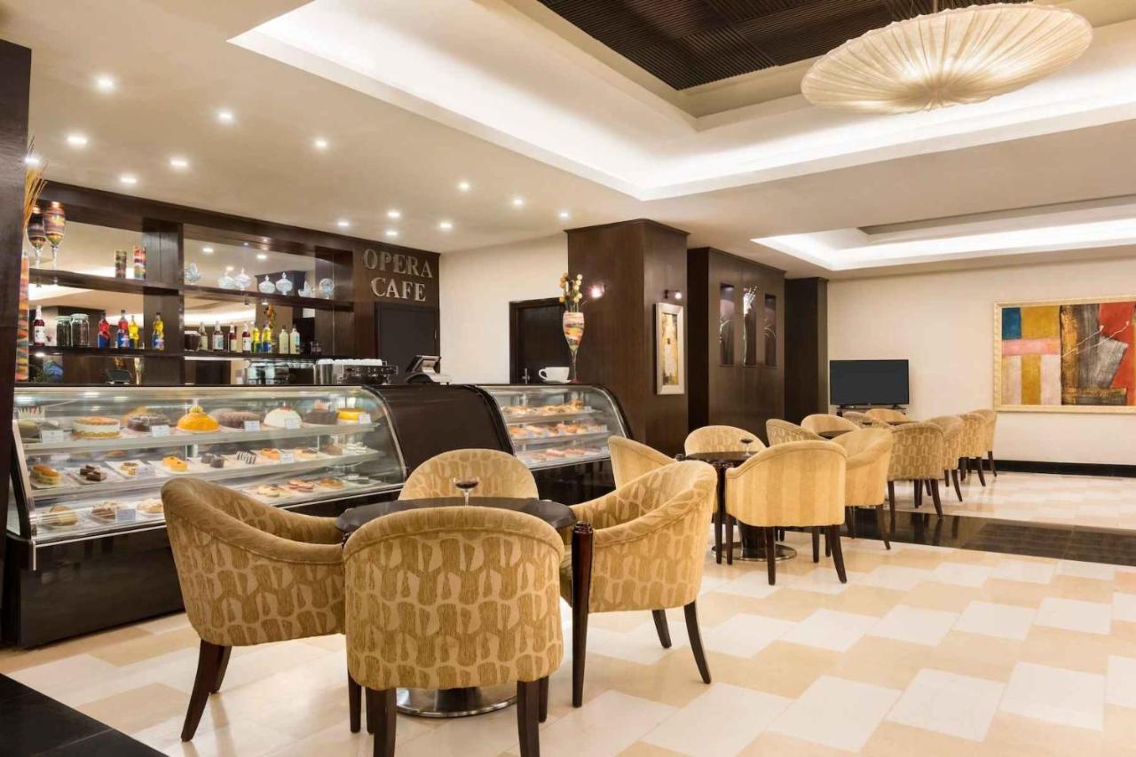 Ramada Plaza By Wyndham Karachi Airport Hotel Εξωτερικό φωτογραφία The lobby café