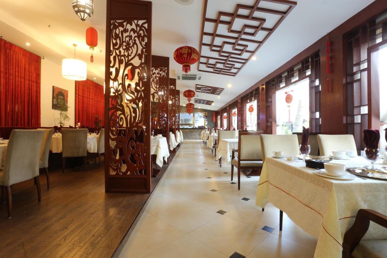 Ramada Plaza By Wyndham Karachi Airport Hotel Εξωτερικό φωτογραφία Interior of a restaurant in Beijing