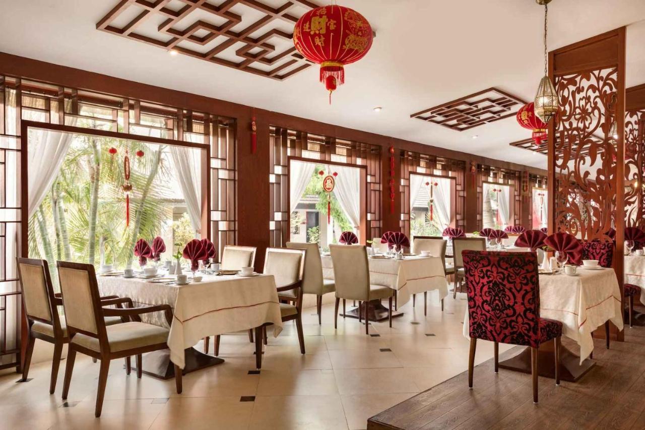 Ramada Plaza By Wyndham Karachi Airport Hotel Εξωτερικό φωτογραφία Interior of a restaurant